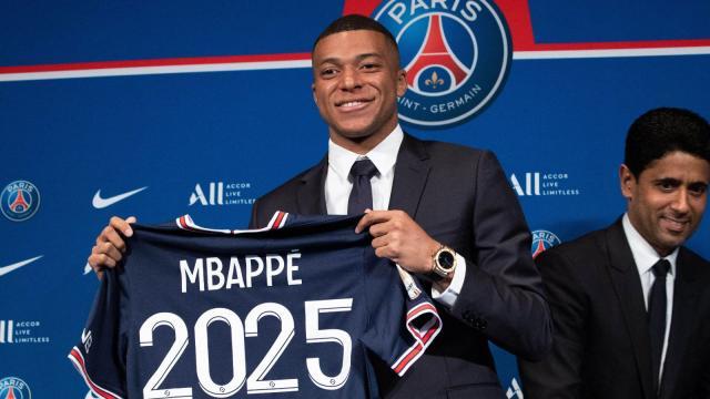 1678519687198019974.jpg Kylian-Mbappe-signs-new-contract.jpg