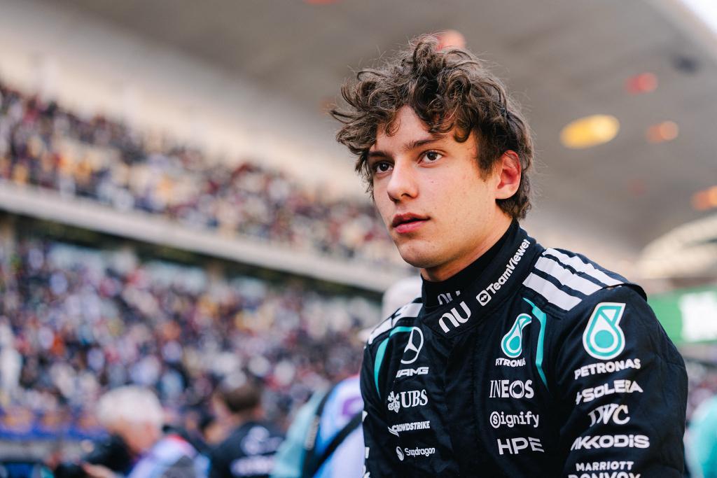 九游体育官网-上赛道见证历史，19岁安东内利成为历史最年轻杆位得主