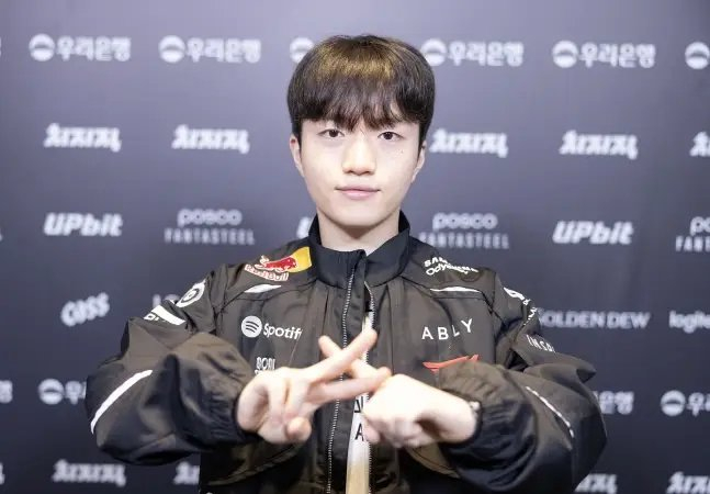 九游娱乐-Keria谈T1胜HLE，称与队友沟通后找回自信打法|Keria-柳珉析|lpl|mvp|比赛|监督_新浪新闻